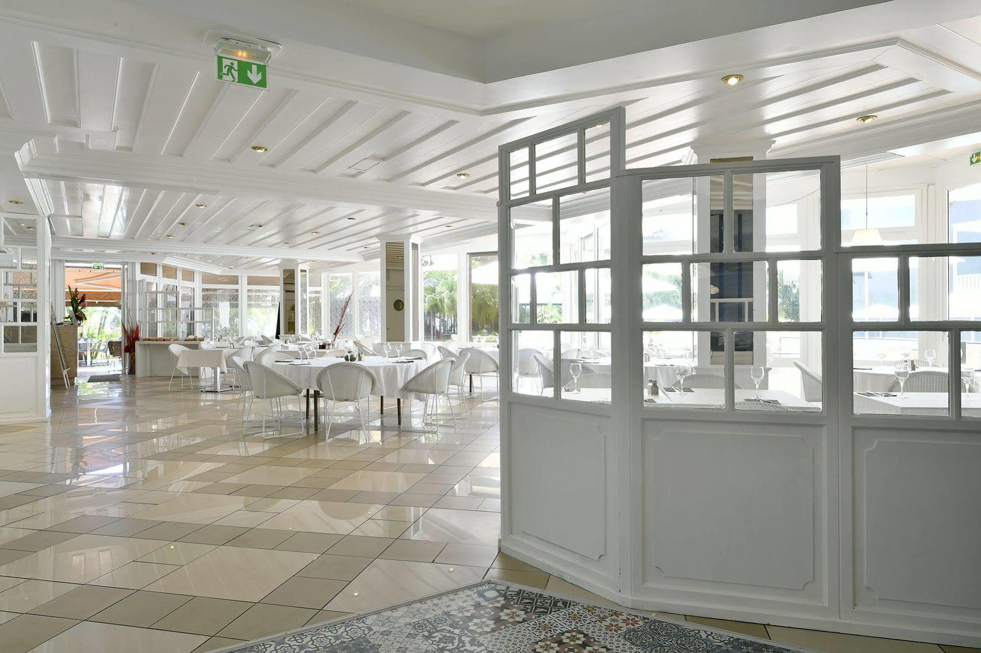 Hotel Le Saint Denis Екстериор снимка