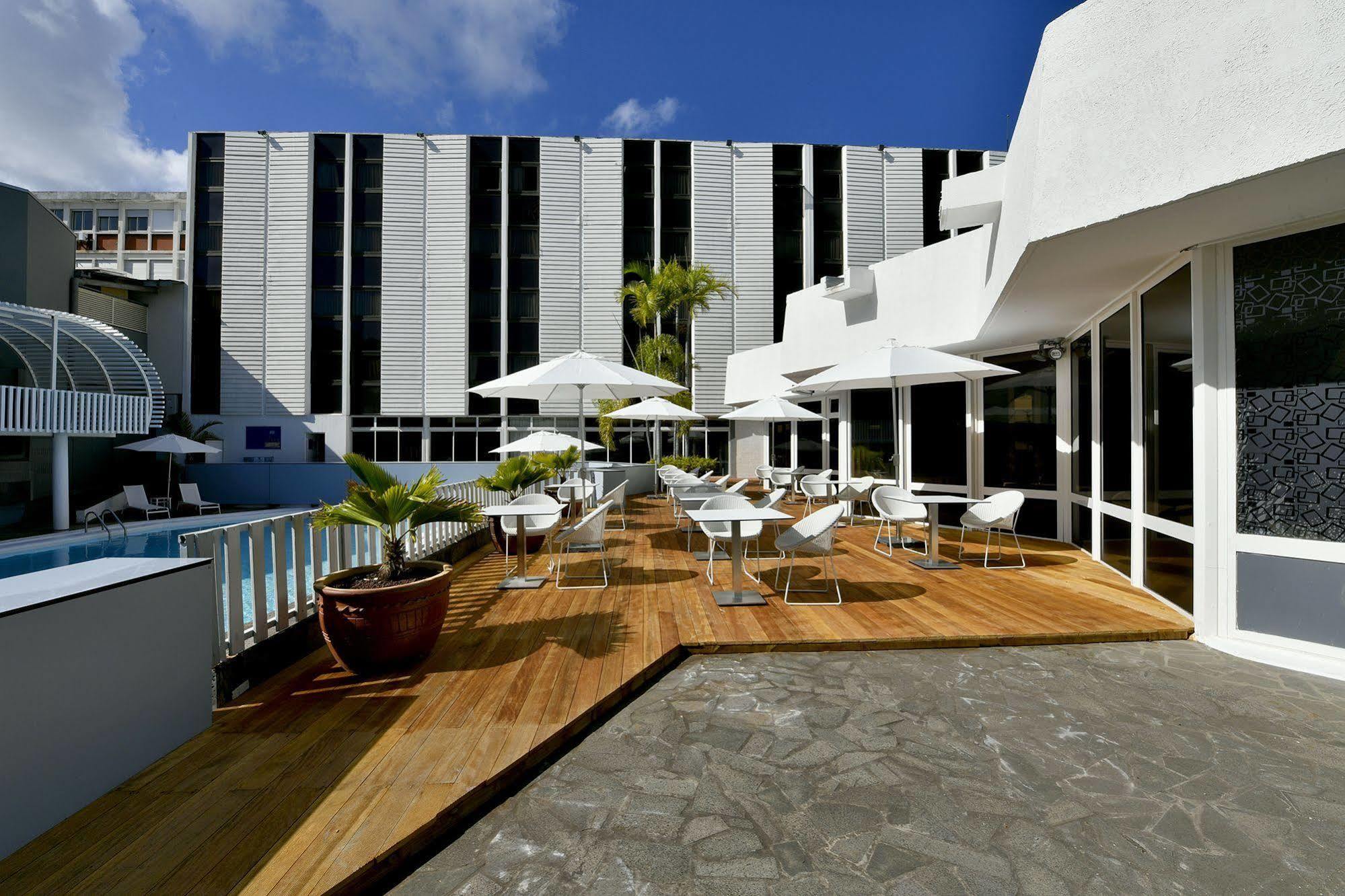 Hotel Le Saint Denis Екстериор снимка