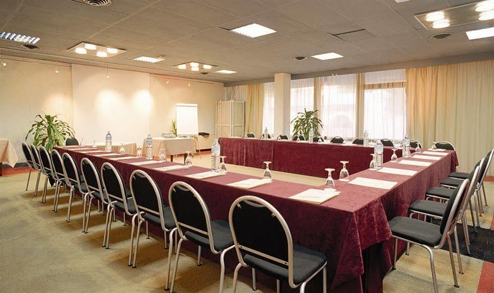 Hotel Le Saint Denis Екстериор снимка